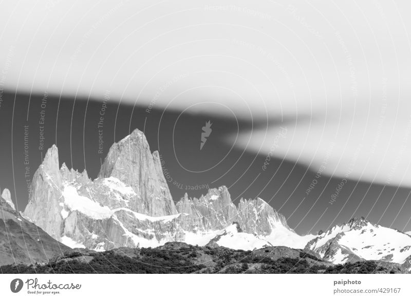 Fitz Roy Weißer Schleier Abenteuer Argentinien Schwarzweißfoto ruhig Windstille Chile Wolken Wald Mond Mondaufgang Berge u. Gebirge Nacht Patagonien unverdorben