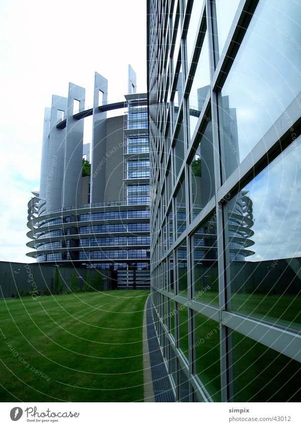 Europäisches Parlament Strasbourg Straßburg Reflexion & Spiegelung Gras Architektur Glas Star Wars