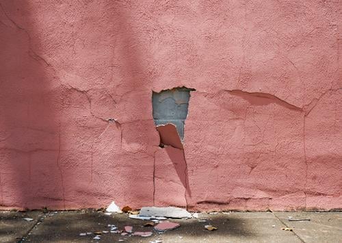 Rosa Verfall rosa rosa Hintergrund rosa Wand Riss geknackt Mauer Farbfoto Außenaufnahme alt gebrochen verputzen verfallen Wandel & Veränderung Vergänglichkeit