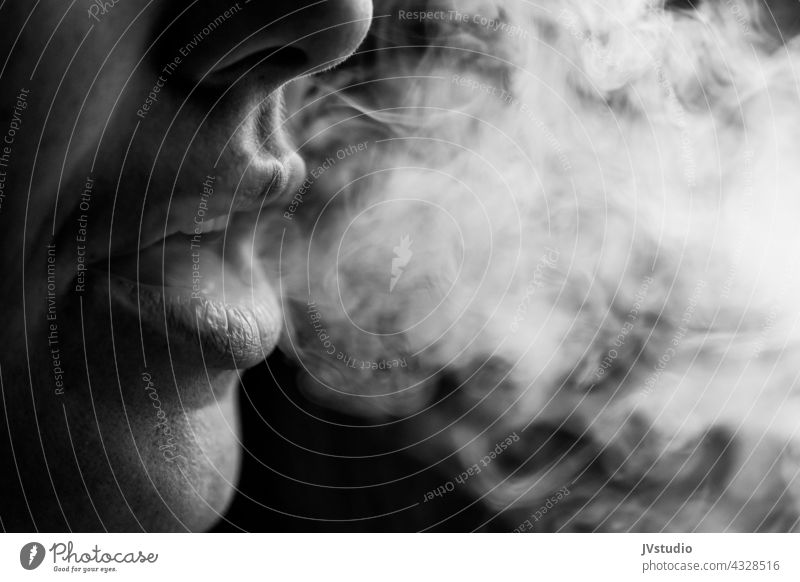 Rauchen Zigarettenrauch Gesundheit Schwarzweißfoto noir