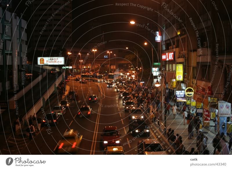 KL Puduraya Erfolg Mensch Kuala Lumpur Malaysia Asien Stadt Hauptstadt Stadtzentrum Fußgängerzone bevölkert Haus Fassade Verkehr Straße PKW kaufen fahren gehen