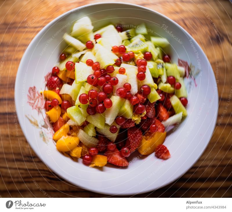 Viel gesundes Obst |   Da haben wir den Salat |    Lass es dir schmecken Obstsalat Frucht Lebensmittel Gesundheit Farbfoto lecker frisch Schalen & Schüsseln