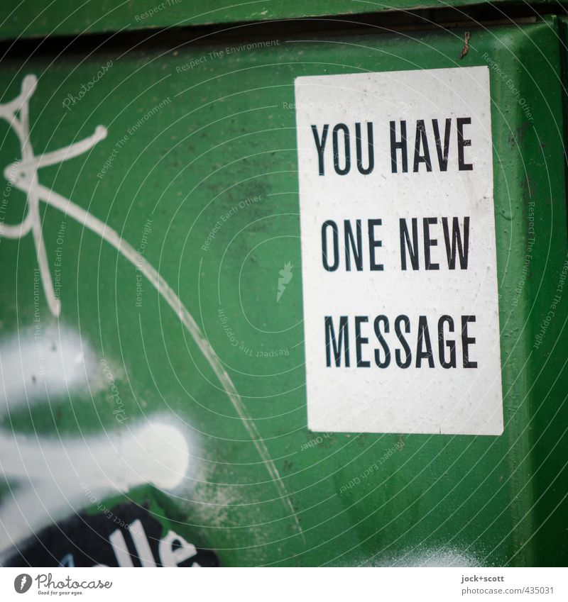 ((( Tri-Tone ))) Telekommunikation Internet Straßenkunst Kunststoff Graffiti Text lesen modern positiv grün Interesse Kommunizieren Kreativität Netzwerk Ziel
