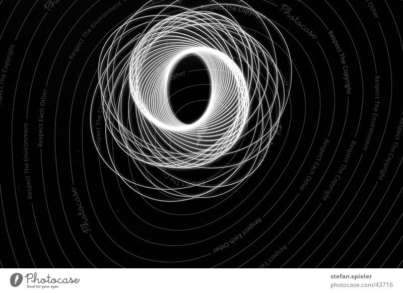 spirale Spirale Unendlichkeit Licht Experiment Muster Langzeitbelichtung Lichterscheinung Schwarzweißfoto