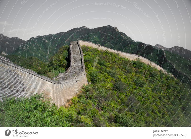 Ein Teilstück von der langen historischen Mauer Weltkulturerbe Panorama (Aussicht) Zahn der Zeit Grenzbefestigung Wege & Pfade Schutz Bekanntheit authentisch