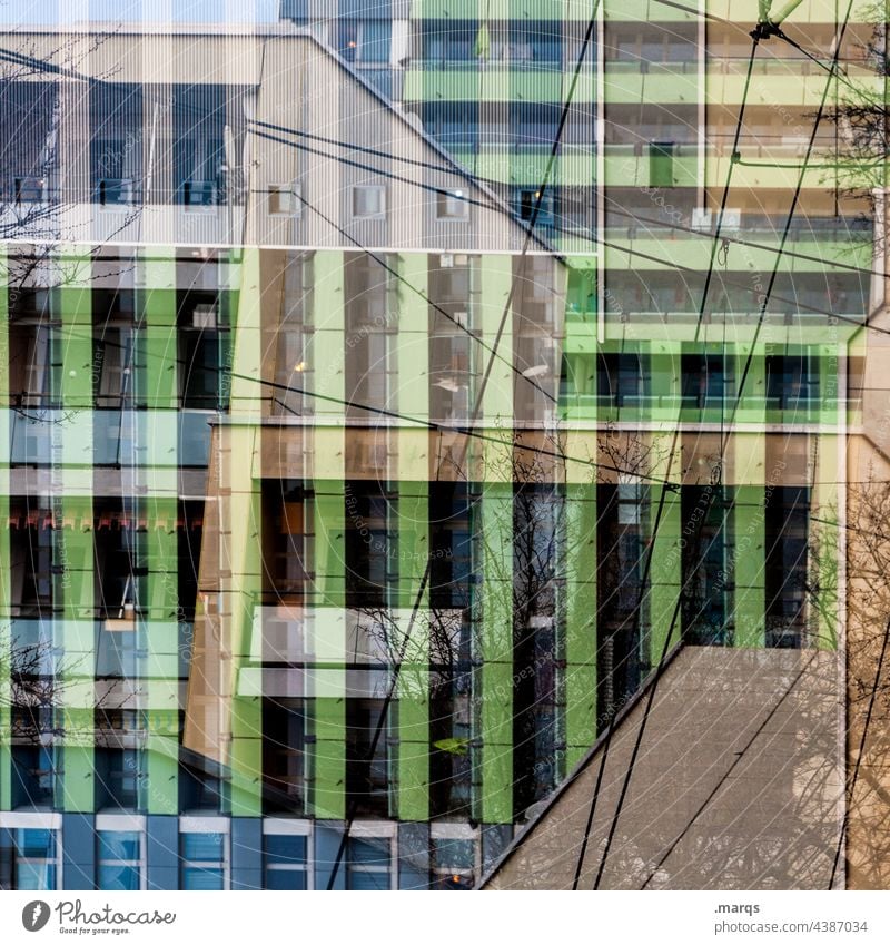 Unbequemes Wohnen wohnen häuserblock Mehrfamilienhaus Balkon grün abstrakt verrückt Farbe Doppelbelichtung Fassade Irritation Architektur Perspektive Muster