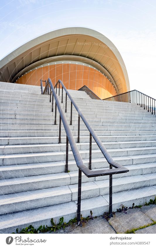 Sonnenaufgang am Haus der Kulturen der Welt II Berlin-Mitte Tourismus Textfreiraum Mitte touristisch Stadtleben Kontrast Textfreiraum unten Stadtzentrum