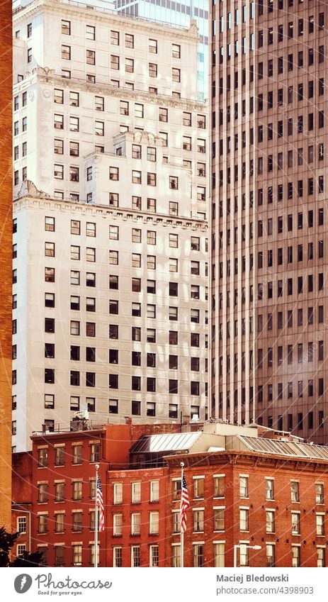 Manhattan diverse Architektur, Farbtonung angewendet, New York City, USA. New York State Großstadt Gebäude Wolkenkratzer Büro Appartement alt Wand Fassade nyc