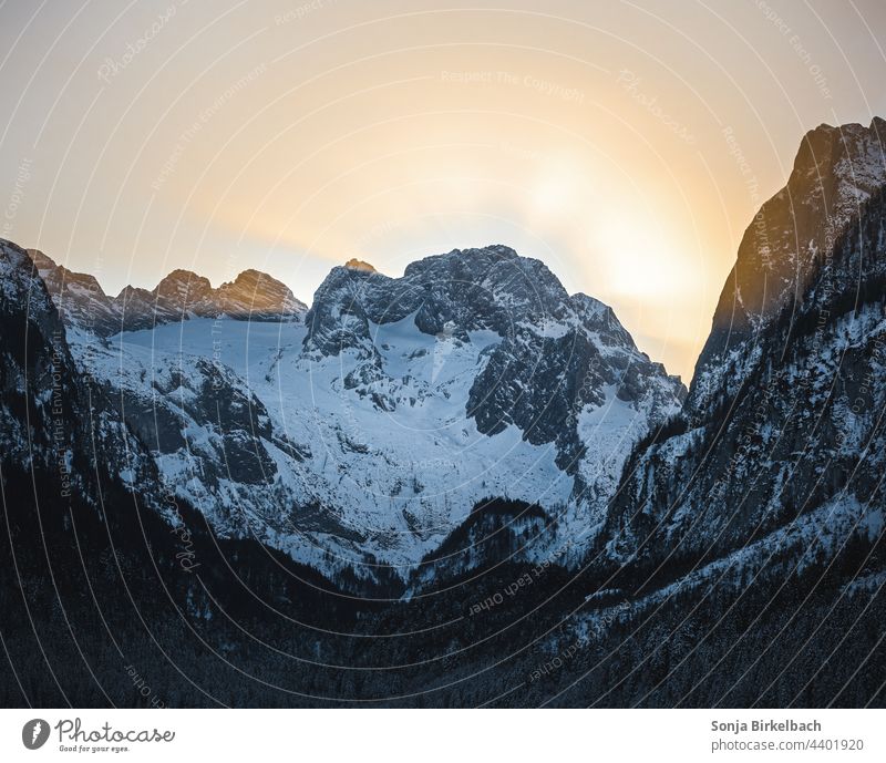Sonnenaufgang über dem Dachsteingletscher, Österreich Gletscher Landschaft Winter Alpen Schnee Natur Außenaufnahme Felsen Schönes Wetter Menschenleer Farbfoto