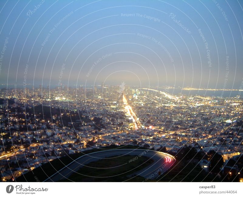 Adern von San Francisco Nacht Stadt Langzeitbelichtung Horizont New York City Licht Skyline