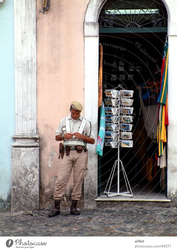 seguridad del público Armee Mann Amerika Brasilien Südamerika Salvador de Bahia Soldat Tourist Stadt Polizist Straße Ladengeschäft Postkarte