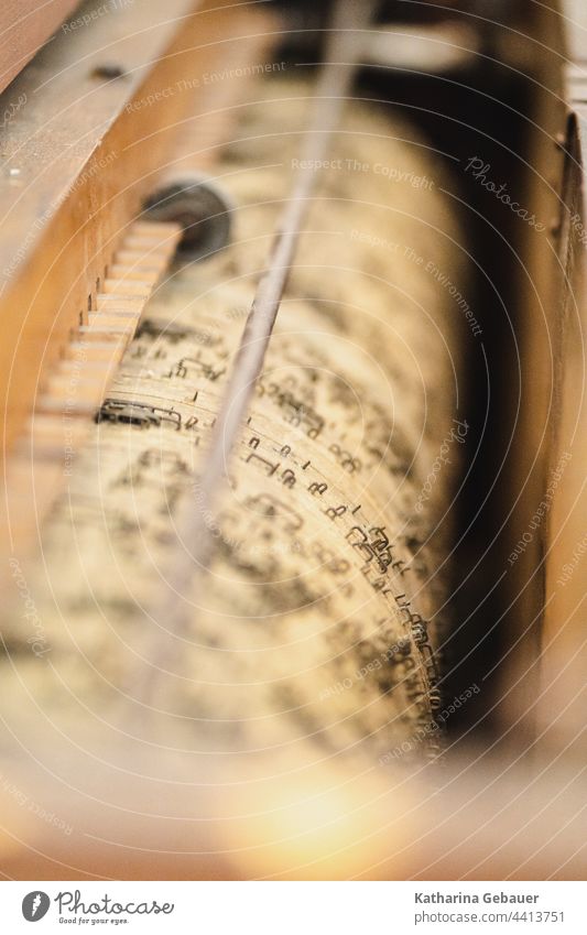 Rolle eines mechanischen Klaviers Instrument Kirche Orgelbauer Musikinstrument Tasteninstrument historisch Laierkasten
