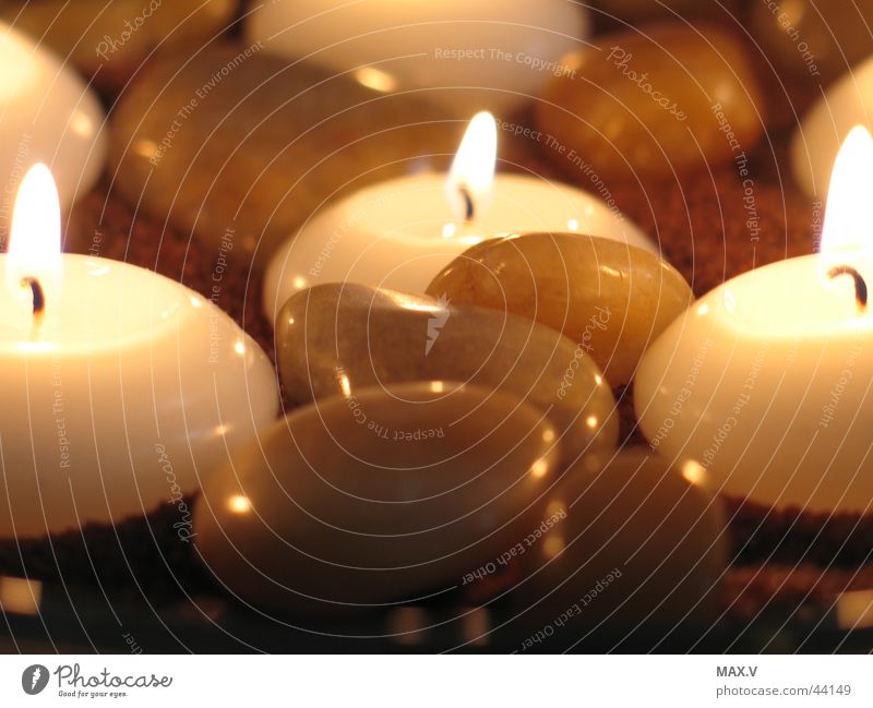 Rebekkas Kerzen Licht Wachs glänzend brennen Häusliches Leben Kerzendocht Stein Markus Brand nah