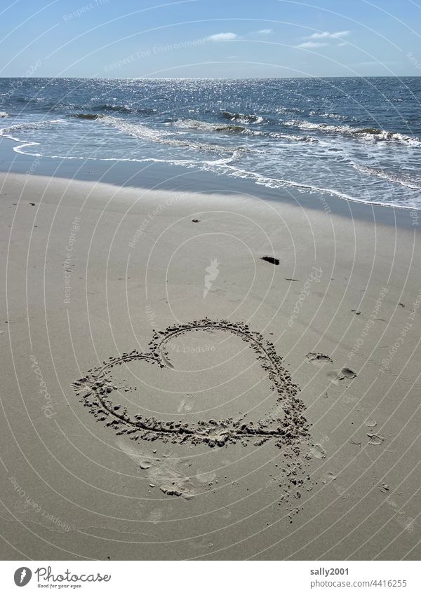Meerliebe Herz Liebe Symbol Strand Brandung Ebbe Wasser Horizont Wellen Sand Küste Nordsee Ferien & Urlaub & Reisen Natur Sandstrand Liebeserklärung Zeichnung