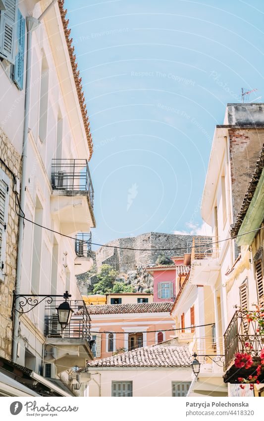 Altstadt von Nafplio, Griechenland auf einem Hügel naufplion Architektur traditionell Häuser Sommer Stadt