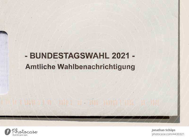 Bundestagswahl 2021, Brief Wahlbenachrichtigung zum Beantragen eines Wahlscheins zur Briefwahl Amtliche Wahlbenachrichtigung Demokratie Klimawahl Nahaufnahme
