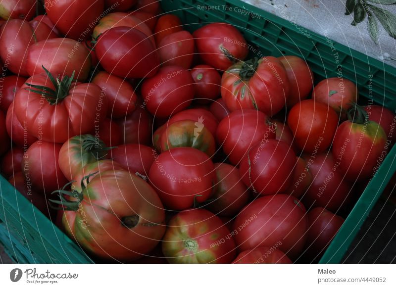 Verschiedene Gemüsesorten werden auf einem Basar in Kroatien verkauft Ackerbau künstlerisch Kunstwerk Anziehungskraft Bazar Kabine Brokkoli Bürste Striche