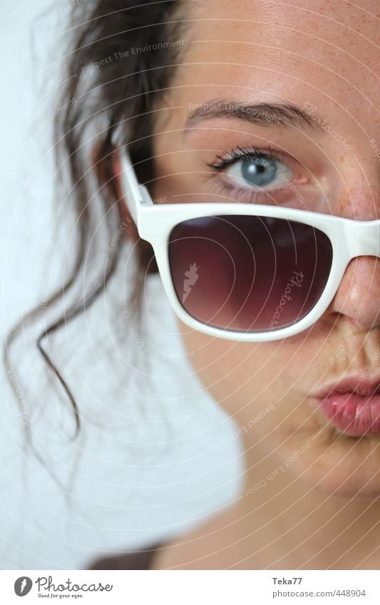 Na Lifestyle Stil schön Leben Erholung Sommer Mensch feminin Junge Frau Jugendliche Erwachsene 1 18-30 Jahre Mauer Wand Mode Sonnenbrille ästhetisch trendy
