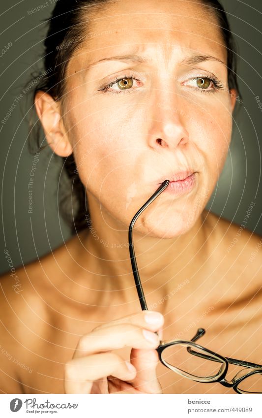 Optiker Frau Mensch Haut Brille Augenheilkunde Linse Lesebrille Europäer caucasian Ringblitz Beautyfotografie schön Mund nackt Erotik reizvoll Nahaufnahme