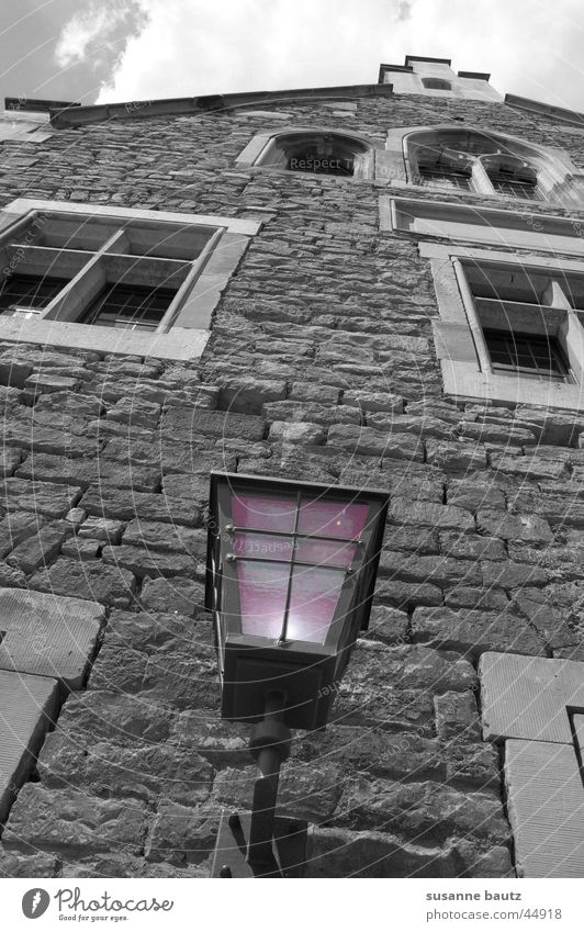 Violetta Haus violett Licht schwarz weiß Lampe Architektur Gebäde Reaktionen u. Effekte Beleuchtung