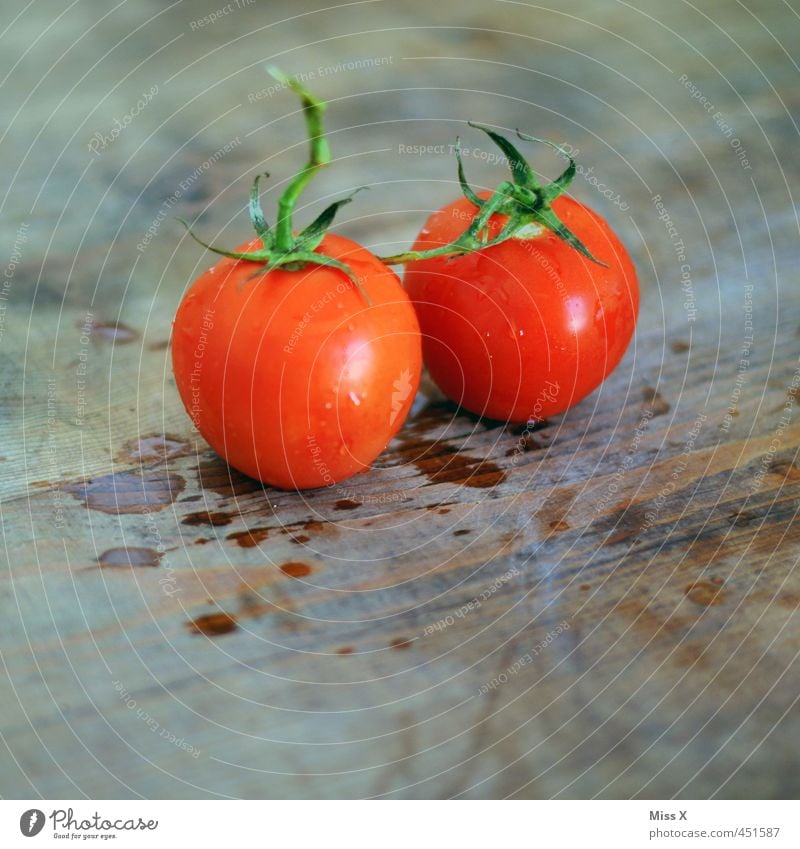 Tomate Gemüse Ernährung Bioprodukte Vegetarische Ernährung Diät frisch Gesundheit lecker nass rund saftig Sauberkeit rot Zutaten Italienische Küche gewaschen