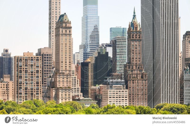 Stadtbild der New Yorker Upper East Side, USA. neu Manhattan Skyline New York State Großstadt Wolkenkratzer Gebäude Central Park Tag sonnig nyc reisen