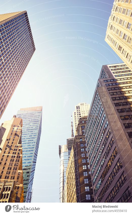 Blick auf die New Yorker Wolkenkratzer, Farbvertonung aufgetragen, USA. Gebäude Großstadt New York State Büro Manhattan nachschlagen Sonne Business Revier neu