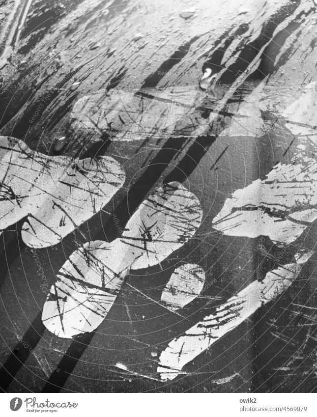 Flickenteppich Fleck nah einfach Kratzer Kritzelei Landschaft Rätsel unklar Gemälde Farbstoff Surrealismus Zeichnung Grafik u. Illustration Schwarzweißfoto
