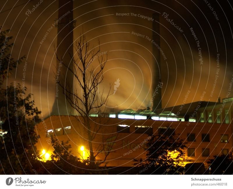 Dust in the Wind Langzeitbelichtung Nebel Sturm Nacht dunkel Industriefotografie Rauch Sepia
