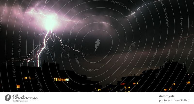 eingeschlagen Nacht Blitze Würzburg Haus Wolken Licht Elektrizität Langzeitbelichtung einschlag Gewitter Natur Gewalt