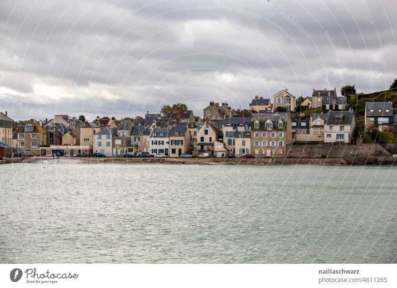 Küste Stadt Kleinstadt Horizont über dem Wasser Normandy MEER Farbfoto Tag Erholung Umwelt Natur bewölktes Wetter Außenaufnahme Tag am Strand Landschaft