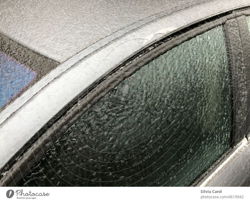 Frost. Eisiges Muster Der Kuppel Und Der Windschutzscheibe Des Autos.  Schwere Erkältung Stockbild - Bild von frost, muster: 209660567