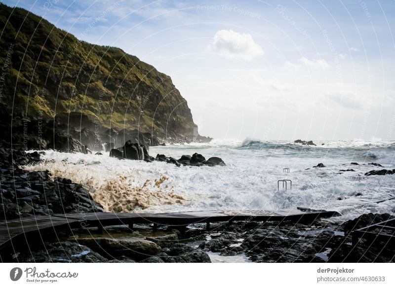 Starker Wellengang nach einem Sturm auf den Azoren XI Zentralperspektive Starke Tiefenschärfe Sonnenlicht Reflexion & Spiegelung Kontrast Schatten