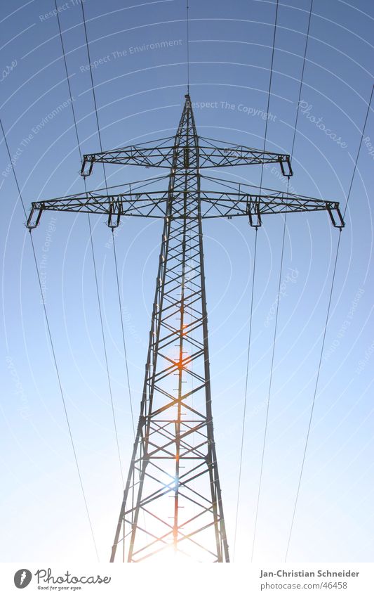 blue Strom Elektrizität Strommast Kabel Wattenmeer Energiewirtschaft Metall Leitung powerline Himmel Sonne