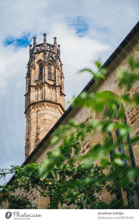 Turm des Augustinerkloster in Erfurt Thüringen Kirchturm Außenaufnahme Farbfoto Licht Altstadt Froschperspektive Fassade Bauwerk Sehenswürdigkeit Kloster