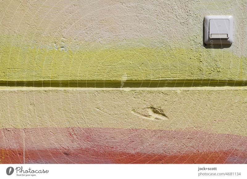 Frische Farbtöne für alte Wand + Lichtschalter auf der Höhe der Zeit Straßenkunst Hintergrund neutral Detailaufnahme Kreativität abstrakt Berlin Anstrich