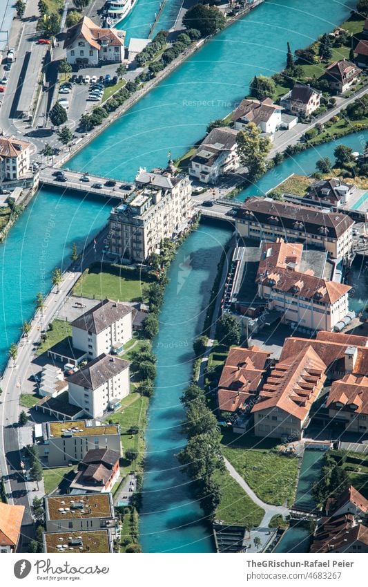 Interlaken von Oben Schweiz Fluss dächer Häuser Wiese Hotel