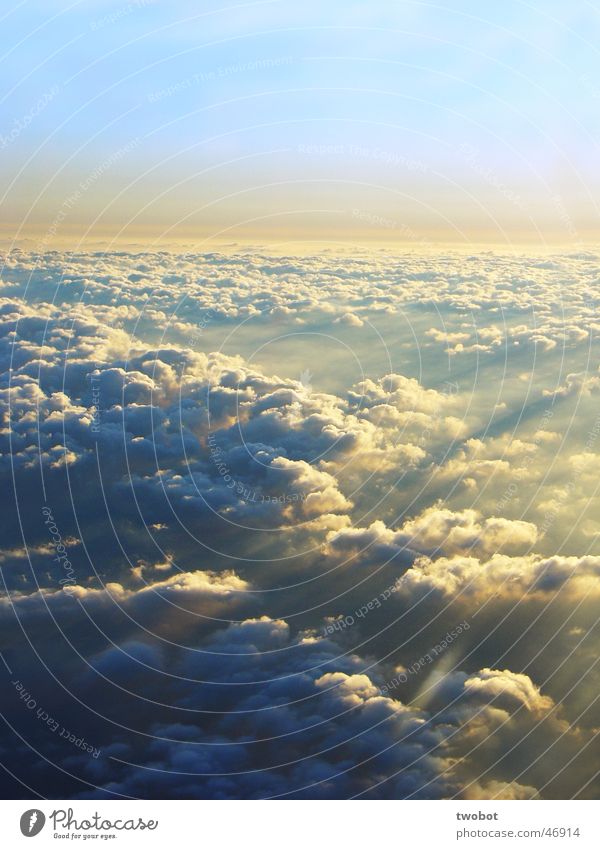 himmel von oben Himmel Wolken Sonne Beleuchtung Kraft Flugzeug sky clouds sun sunshine Lichterscheinung schöne aussicht Luftverkehr flight Freiheit freedom
