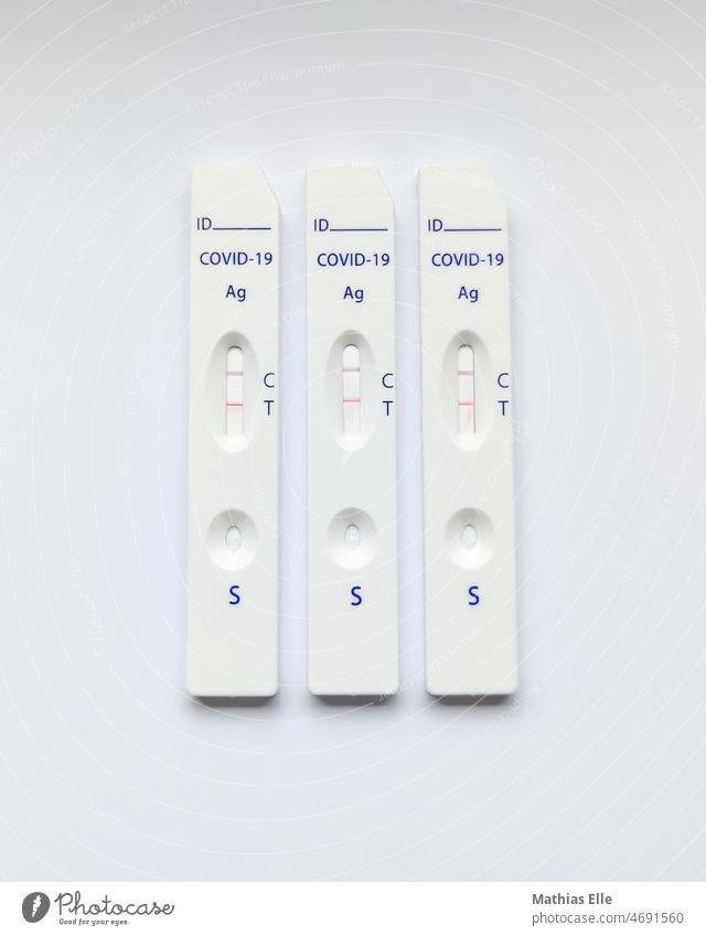 Covid-19 positive Corona Schnelltests Viruskonzentration Kartuschen-Test Schutzmaßnahme Ansteckungsgefahr Infektionskrankheit Ergebnis infiziert Antigentest