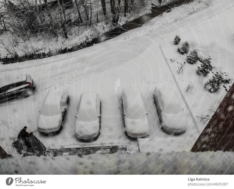 Schneebedeckte Autos - ein lizenzfreies Stock Foto von Photocase