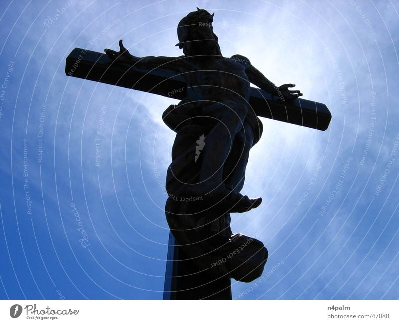 Kreuzesleid Jesus Christus Wolken schwarz weiß Bregenz Gipfel Sonne blenden Gegenlicht Silhouette Heiligenschein Rücken blau Himmel Bodensee