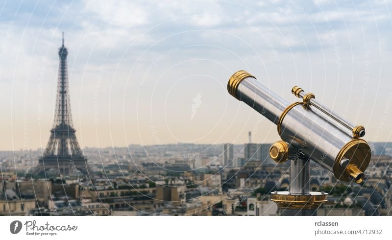 Blick auf den Eiffelturm mit Teleskop, Paris. Frankreich Panorama Turm Wahrzeichen Sonnenuntergang Skyline Stadtbild Antenne Sonnenaufgang Europa Wolken