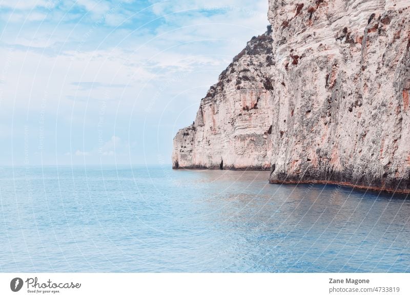 Steilküste am Ionischen Meer, Griechenland. Klippen MEER Wasser Landschaft ionisch Ionisches Meer Korfu reisen Boot Küstenstreifen Feiertag Europa Insel