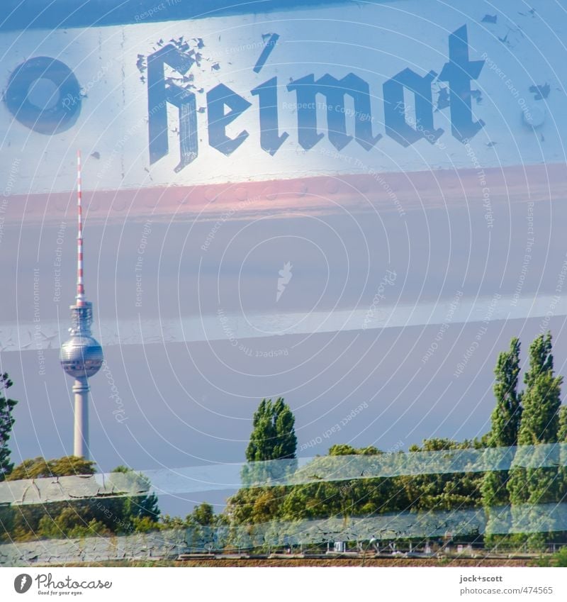Heimathafen Sommer Wahrzeichen Berliner Fernsehturm Schifffahrt Stahl historisch Bordwand Doppelbelichtung Zahn der Zeit Sinnestäuschung Typographie