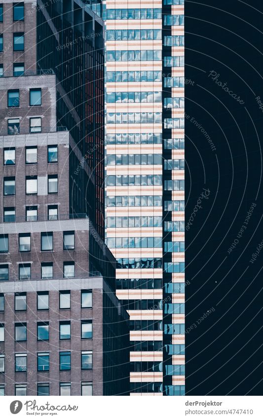 Hochhäuser in Manhattan New York III Zentralperspektive Starke Tiefenschärfe Sonnenlicht Reflexion & Spiegelung Kontrast Schatten Licht Tag Textfreiraum Mitte