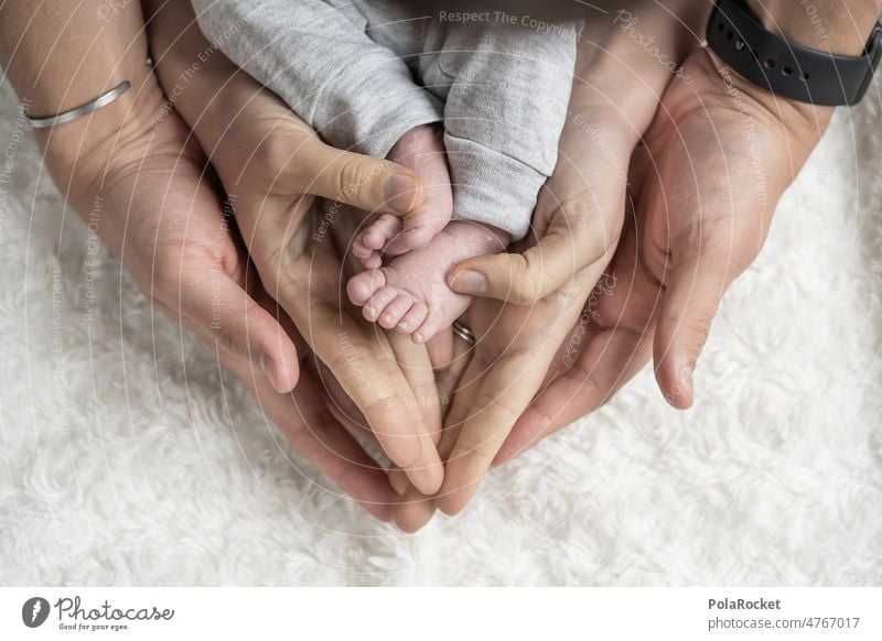 #S# Neues Glück Baby Familie Hände Füße hoch Kindheit Liebe neugeboren niedlich Eltern winzig Familienplanung Familie & Verwandtschaft Mutter schön