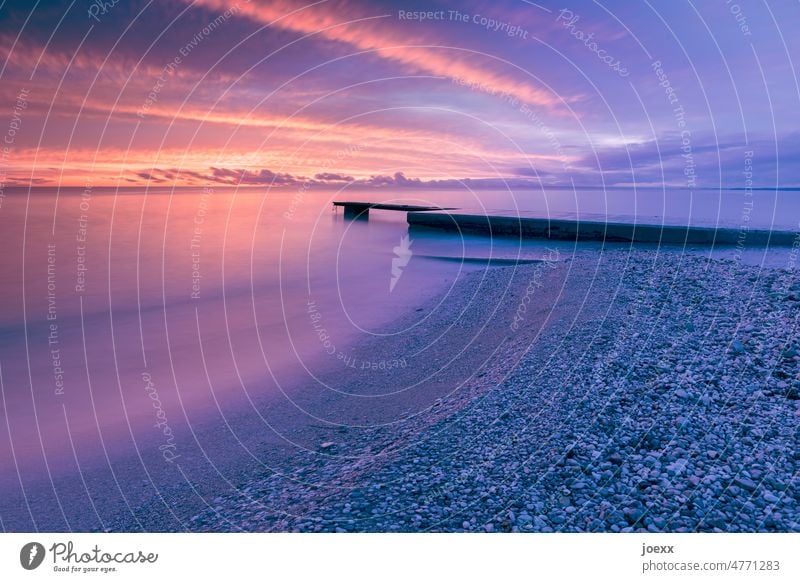 Himmel, Meer, Steg und Farben Strand Küste Landschaft Ferien & Urlaub & Reisen Natur Wasser Außenaufnahme Langzeitbelichtung Abend Sonnenuntergang Wolken lila