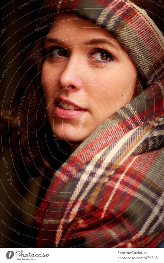 Autumnal Woman (VI). elegant Stil schön feminin Junge Frau Jugendliche Erwachsene Kopf Gesicht 1 Mensch 18-30 Jahre ästhetisch natürlich Accessoire Schal