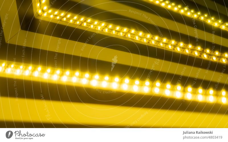 Gelbe LED Lichter in Streifen - ein lizenzfreies Stock Foto von