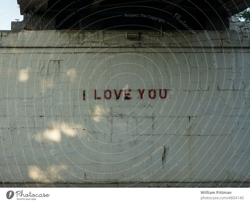 Ich liebe dich Straßenkunst Liebe Graffiti Schriftzeichen Kunst Kreativität Fassade Buchstaben Wandmalereien Außenaufnahme
